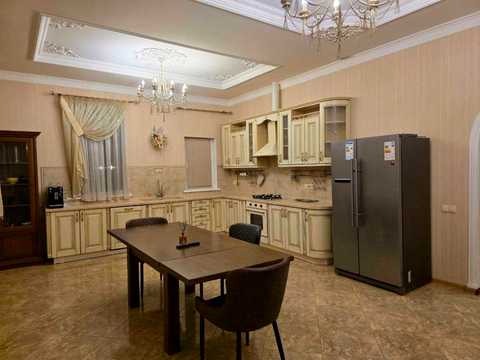 дом по адресу Центральна ул.