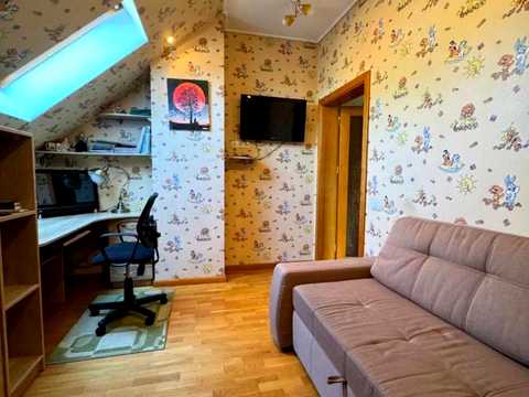 будинок за адресою Андрія Малишка вул. (Льва Толстого)