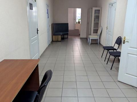комерційна за адресою Предславинська вул., 34Б