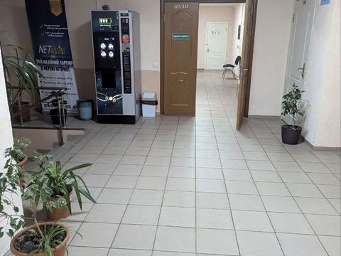 комерційна за адресою Предславинська вул., 34Б