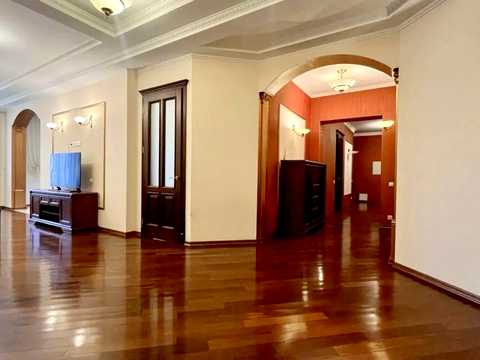 квартира по адресу Круглоуниверситетская ул., 3-5
