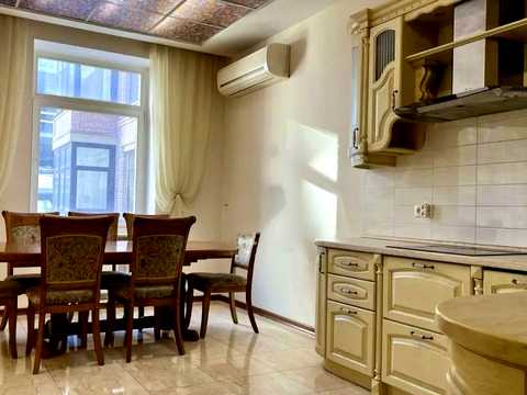 квартира по адресу Круглоуниверситетская ул., 3-5