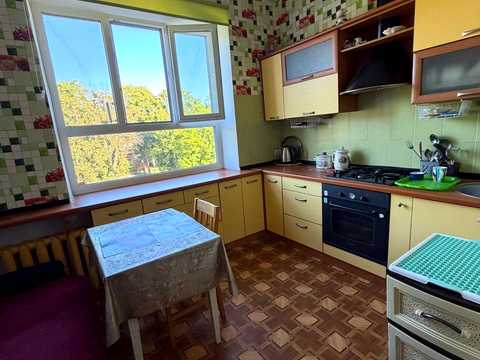 квартира за адресою Івана Мазепи вул. (Щорса), 4