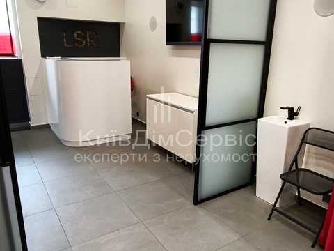 комерційна за адресою Лютеранська вул., 7/10