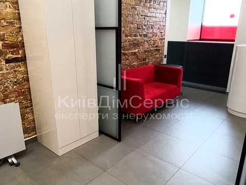 комерційна за адресою Лютеранська вул., 7/10