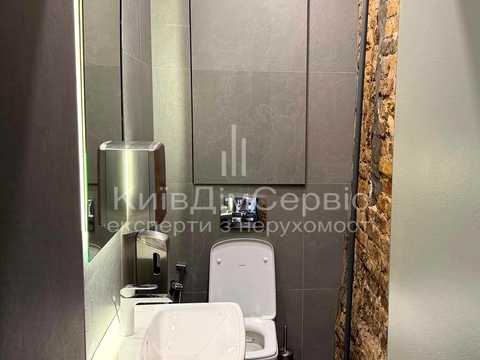 комерційна за адресою Лютеранська вул., 7/10
