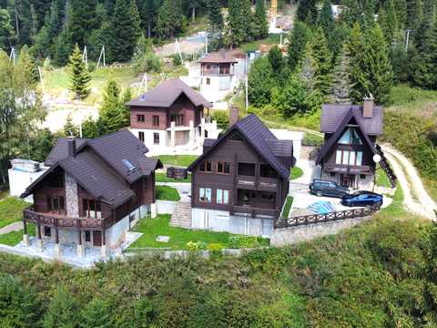 комерційна за адресою Залізна сотння, 34