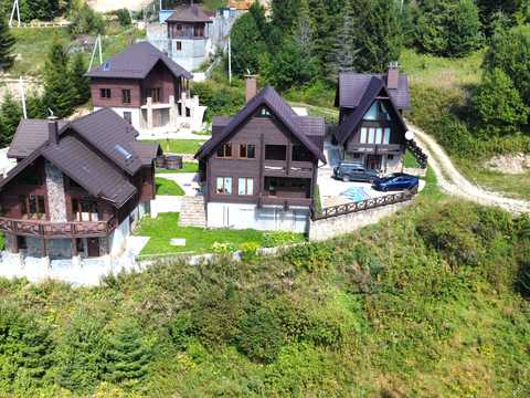комерційна за адресою Залізна сотння, 34