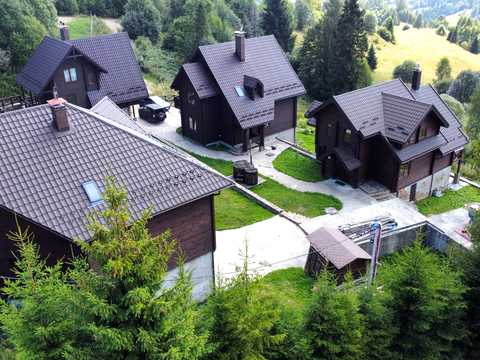 комерційна за адресою Залізна сотння, 34