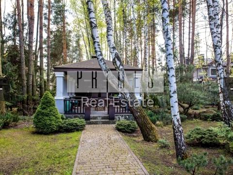 будинок за адресою Набережна вул.