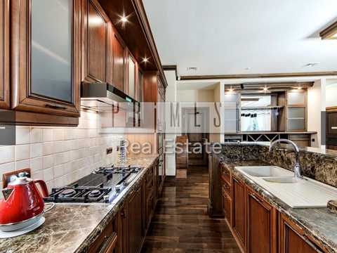 будинок за адресою Набережна вул.