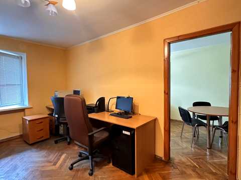 коммерческая по адресу Леси Украинки бульв., 12