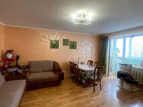 квартира за адресою Зарічанська вул., 52/2