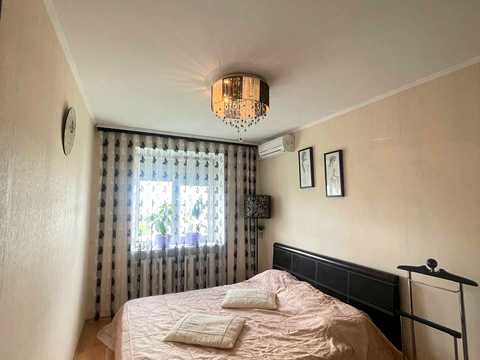 квартира за адресою Зарічанська вул., 52/2