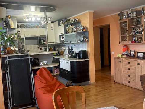 квартира за адресою Зарічанська вул., 52/2