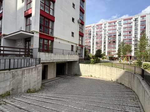 паркоместо по адресу Бастіонна ул., 7