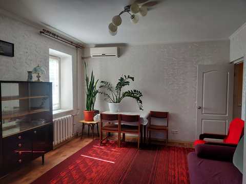квартира за адресою Князя Ярослава Мудрого просп. (Академіка Глушка), 40