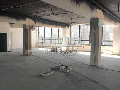 комерційна за адресою Солом'янська вул., 33
