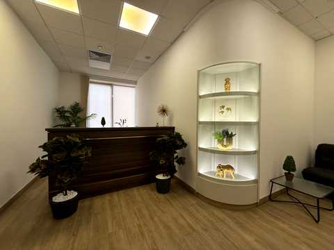 комерційна за адресою Жилянська вул., 100