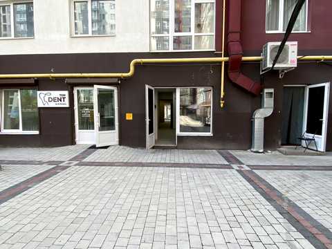 комерційна за адресою Княгинин вул., 44