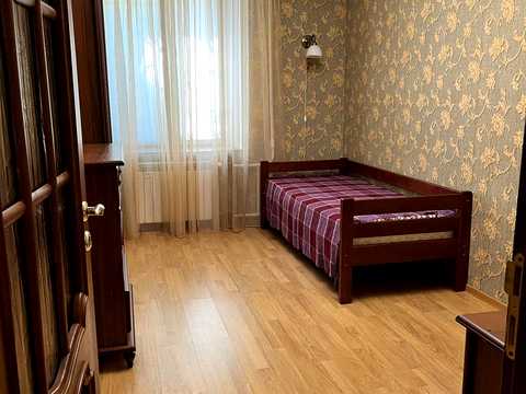 квартира за адресою Новонаводницька вул. (Лаврська), 4-В