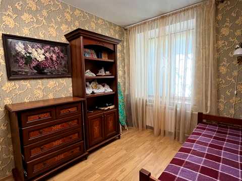 квартира за адресою Новонаводницька вул. (Лаврська), 4-В