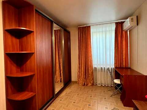 квартира за адресою Новонаводницька вул. (Лаврська), 4-В