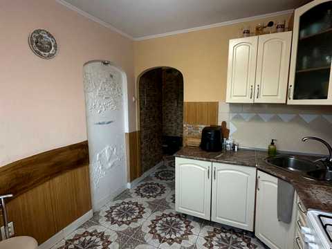 квартира за адресою Наукова вул., 12