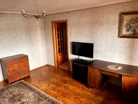 квартира за адресою Набережно-Хрещатицька вул., 11