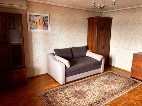 квартира за адресою Набережно-Хрещатицька вул., 11