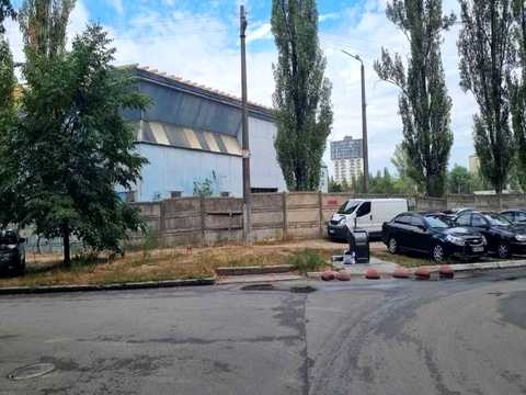 комерційна за адресою Привокзальна вул., 12