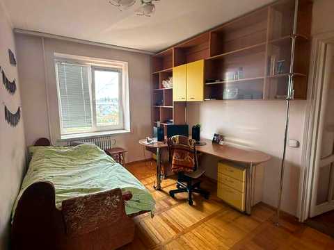 квартира за адресою Стадникової вул., 1