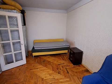 квартира за адресою Запоріжжя, Шкільна вул. (Героїв Сталінграда), 32
