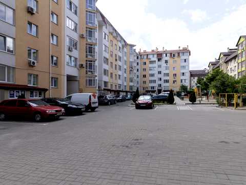 квартира за адресою Райдужна вул., 145