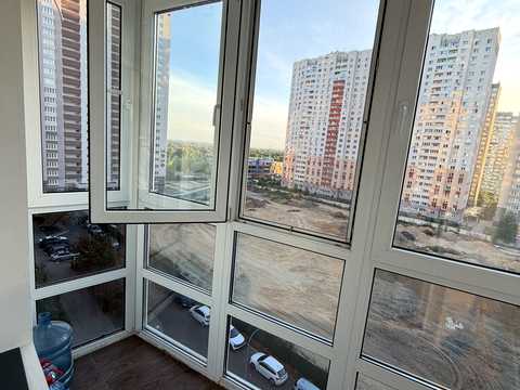 квартира за адресою Софії Русової вул., 5-Б