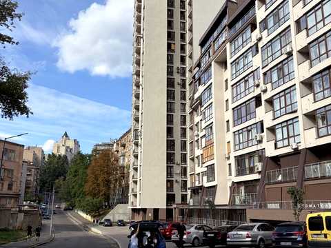 комерційна за адресою Глибочицька вул., 13/3