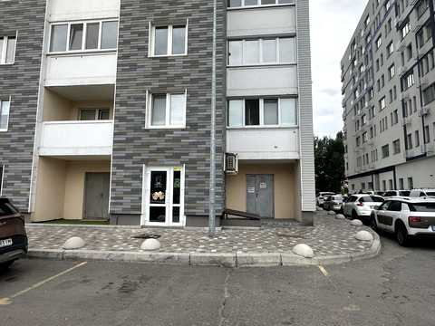 комерційна за адресою Ревуцького вул., 54