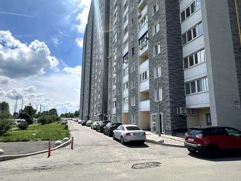 комерційна за адресою Ревуцького вул., 54