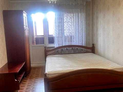 квартира за адресою Академіка Єфремова вул. (Командарма Уборевича), 4