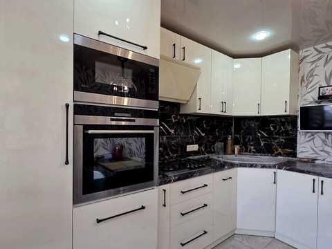 квартира за адресою Будівельників бульв., 4