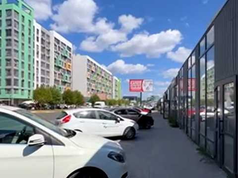 комерційна за адресою Відродження вул., 1