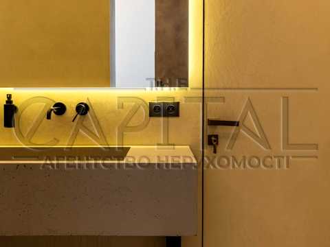 комерційна за адресою Лесі Українки бульв., 7-Б