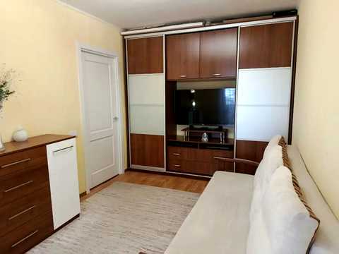квартира за адресою Космонавтів вул., 4