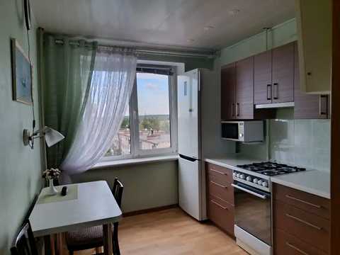 квартира за адресою Космонавтів вул., 4