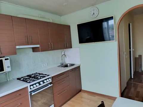 квартира за адресою Космонавтів вул., 4