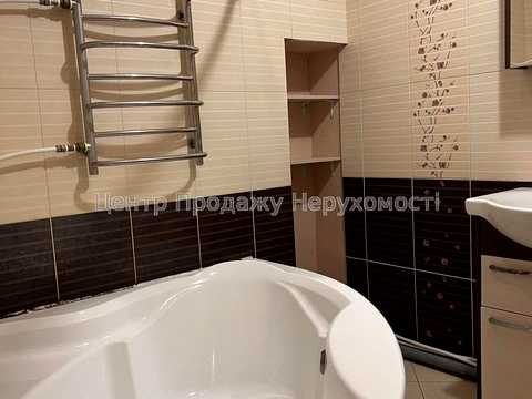 квартира за адресою Леся Сердюка вул. (Командарма Корка), 18