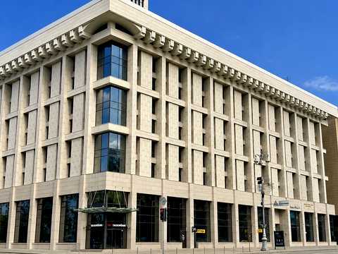коммерческая по адресу майдан Незалежності пл., 2
