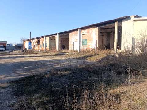 коммерческая по адресу Центральна, 1 є