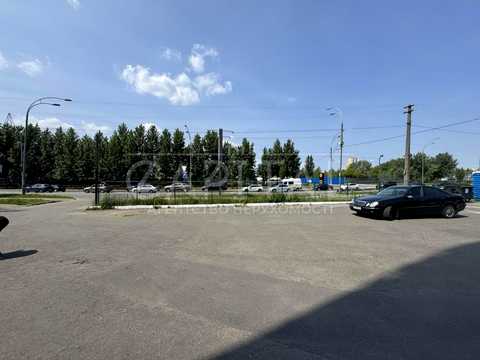 комерційна за адресою Драгоманова вул., 1-Н