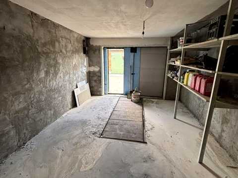 паркомісце за адресою с. Софіївська Борщагівка, Київська вул., 1 Б
